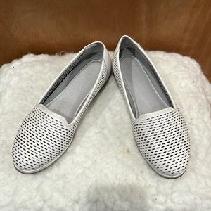 Aerosoles white shoes- Good condition